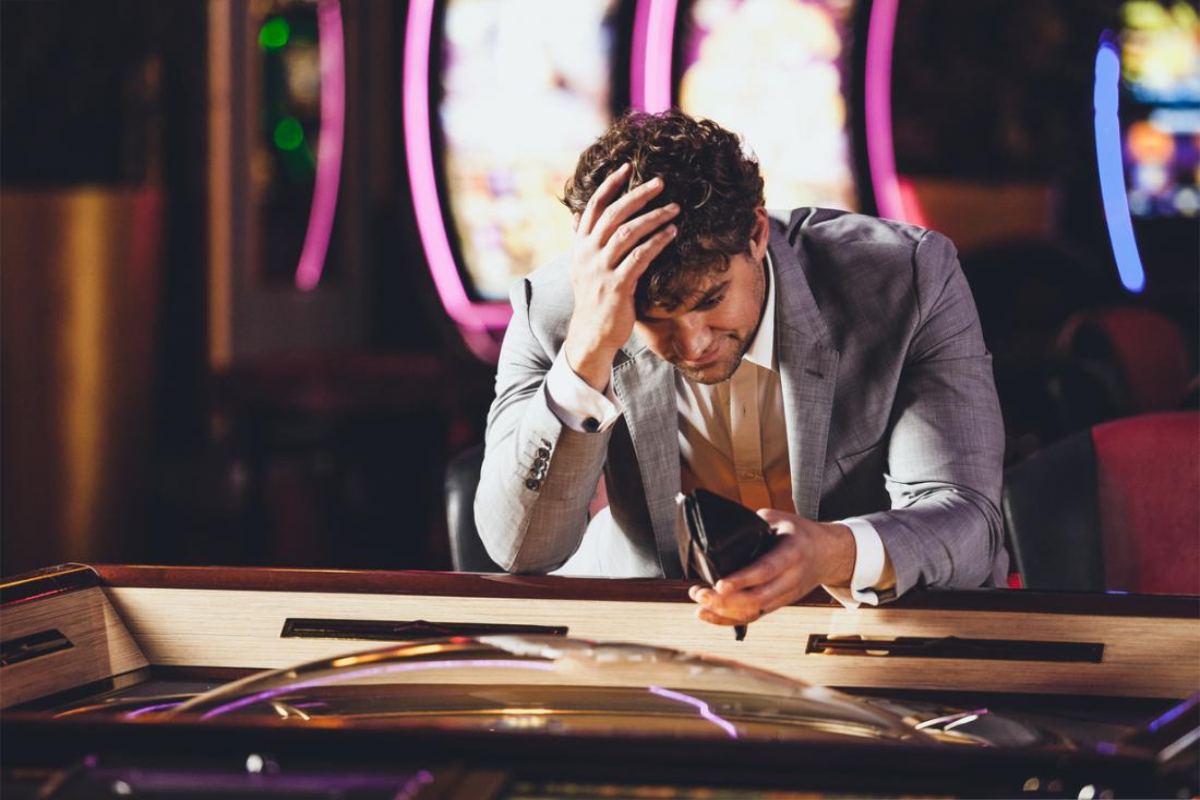 How do Humans Develop Gambling Addiction? – 2023