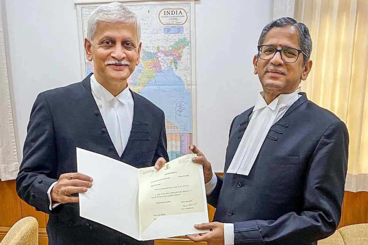 Rajkotupdates.News:Justice-Lalit-Took-Oath-as-the-49th-Chief-Justice-of-India