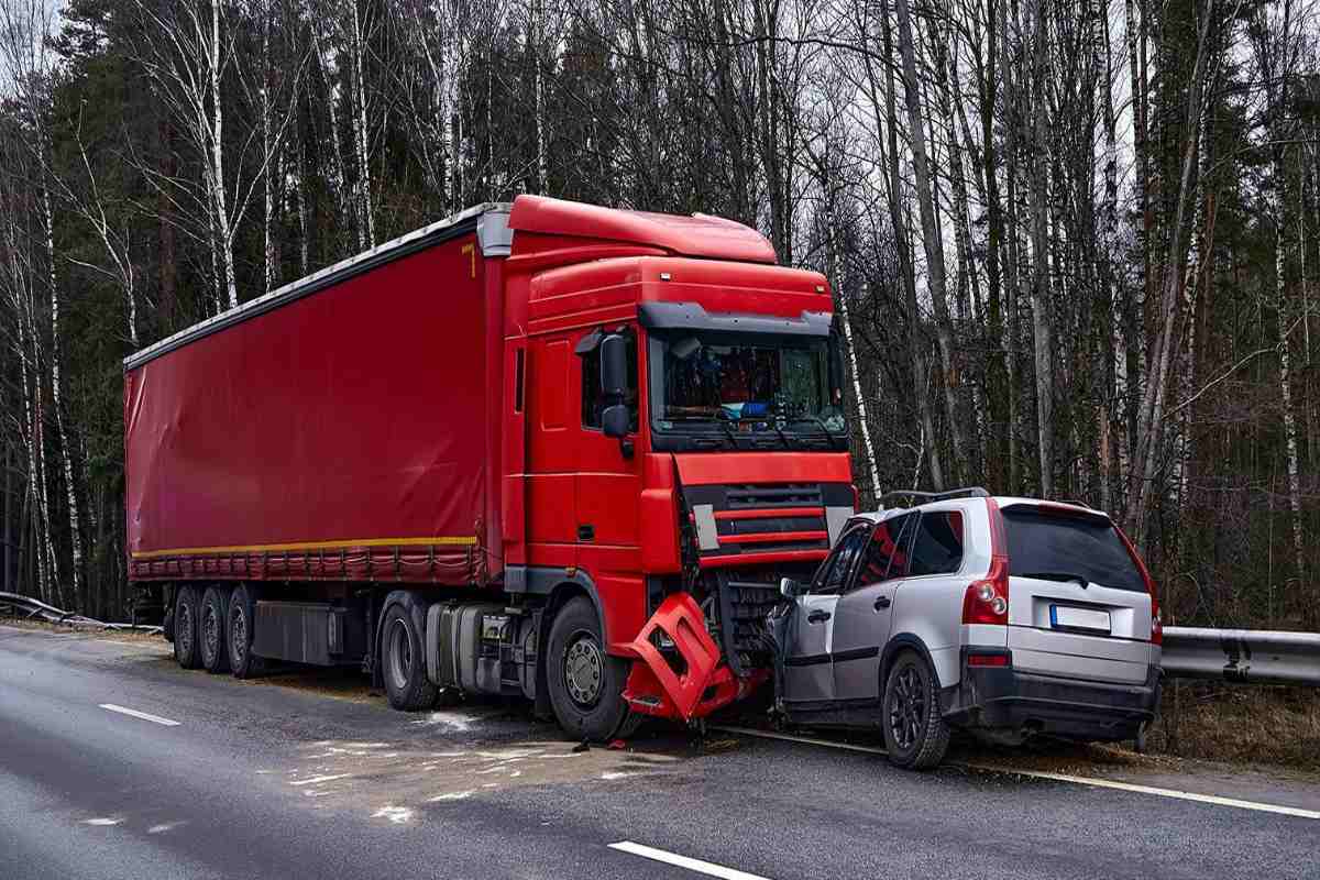 Your Essential Guide to Dealing with a Truck Accident in 2024